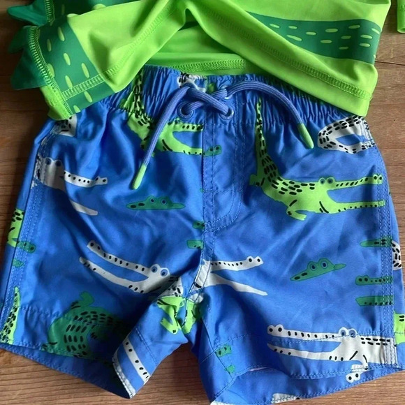 Nwt Baby Gap 18-24 mo. long-sleeve shirt crocodile rashguard swim bottoms 2pc - Picture 2 of 10